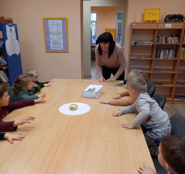 Sitkūnų bibliotekoje svečiavosi darželinukai 
