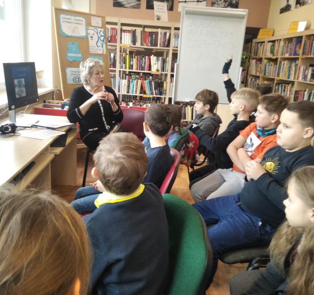 Rokų bibliotekoje saugus internetas sako „Labas!“
