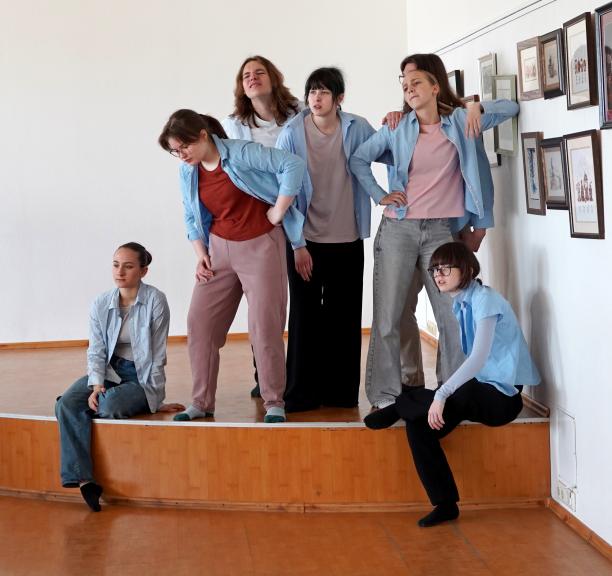 Šeimų šeštadienis bibliotekoje – spektaklis „Užburtas malūnas“