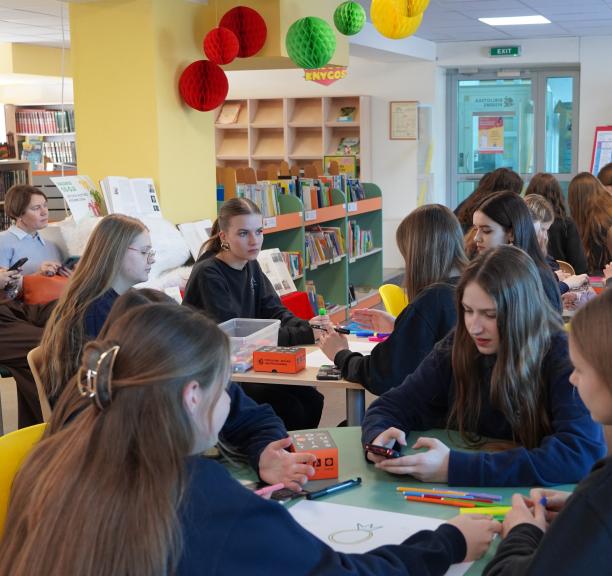 „Populistas“ ir kitos edukacijos bibliotekoje