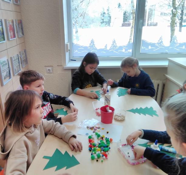 Rokų bibliotekoje – šventinės nuotaikos